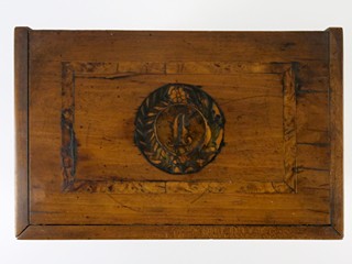 Biedermeierový model komody