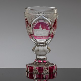 Biedermeierový pohár s pražskými motivy 