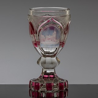 Biedermeierový pohár s pražskými motivy 