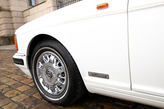 Luxusní, investiční vůz Bentley Brooklands