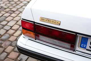 Luxusní, investiční vůz Bentley Brooklands