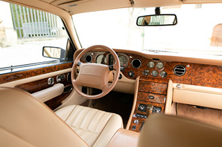 Luxusní, investiční vůz Bentley Brooklands