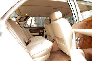Luxusní, investiční vůz Bentley Brooklands