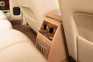 Luxusní, investiční vůz Bentley Brooklands