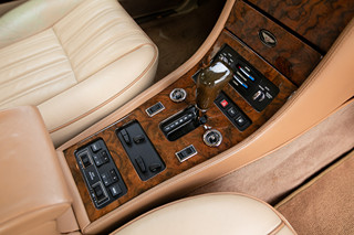 Luxusní, investiční vůz Bentley Brooklands