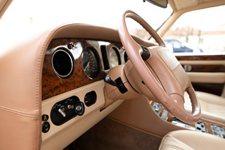 Luxusní, investiční vůz Bentley Brooklands