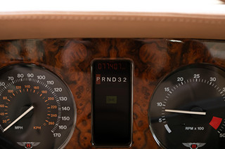 Luxusní, investiční vůz Bentley Brooklands