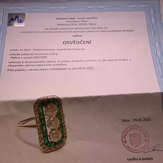 Luxusní platinový prsten s diamanty a smaragdy | Art deco | Československo 1930 | znalecký posudek