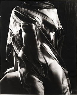 Jaroslav Vávra (1920-1981) - AKT S DRAPERIÍ