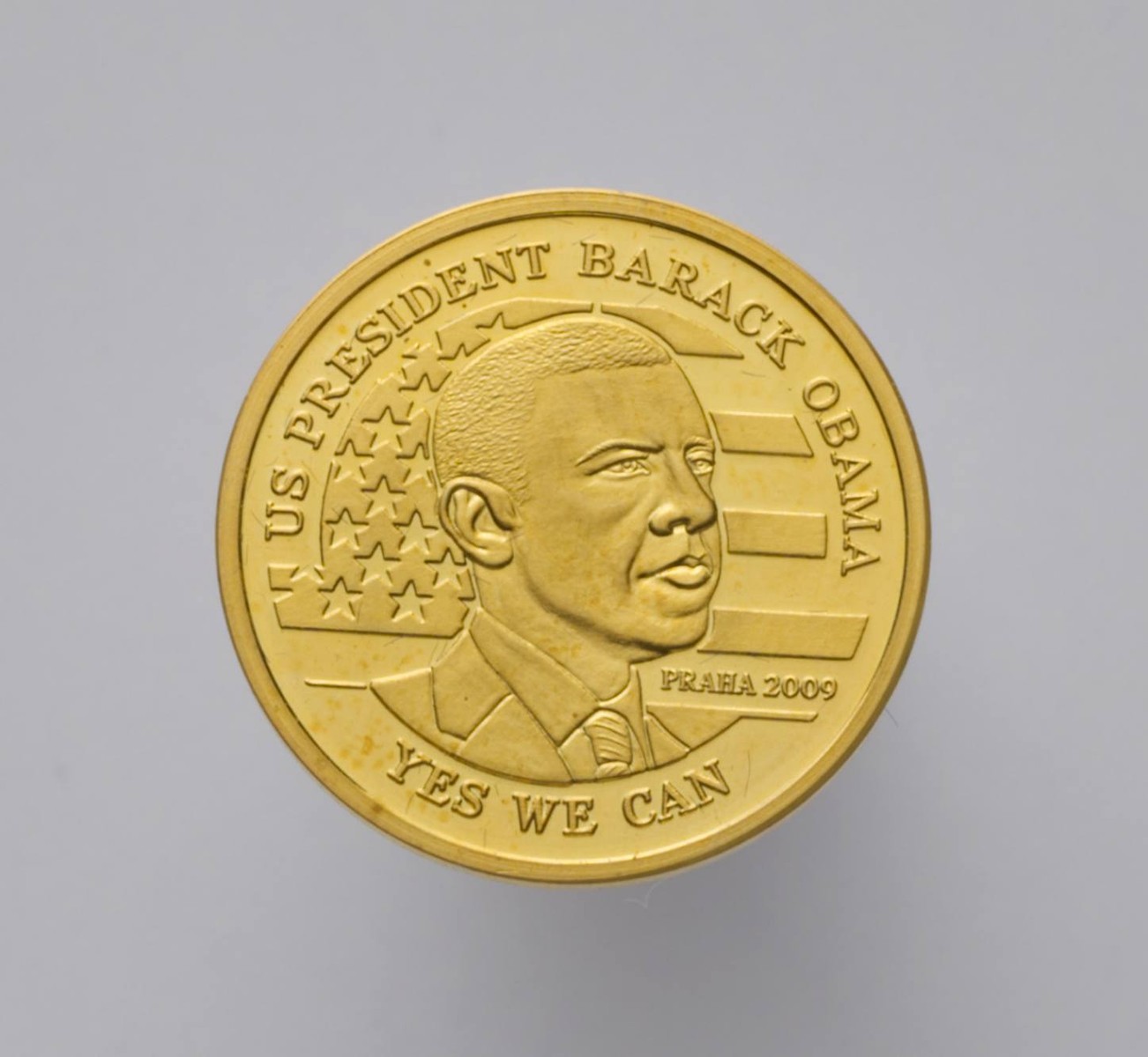 ZLATÁ PAMĚTNÍ MEDAILE BARACK OBAMA YES WE CAN NÁVŠTĚVA V PRAZE DUBEN 2009