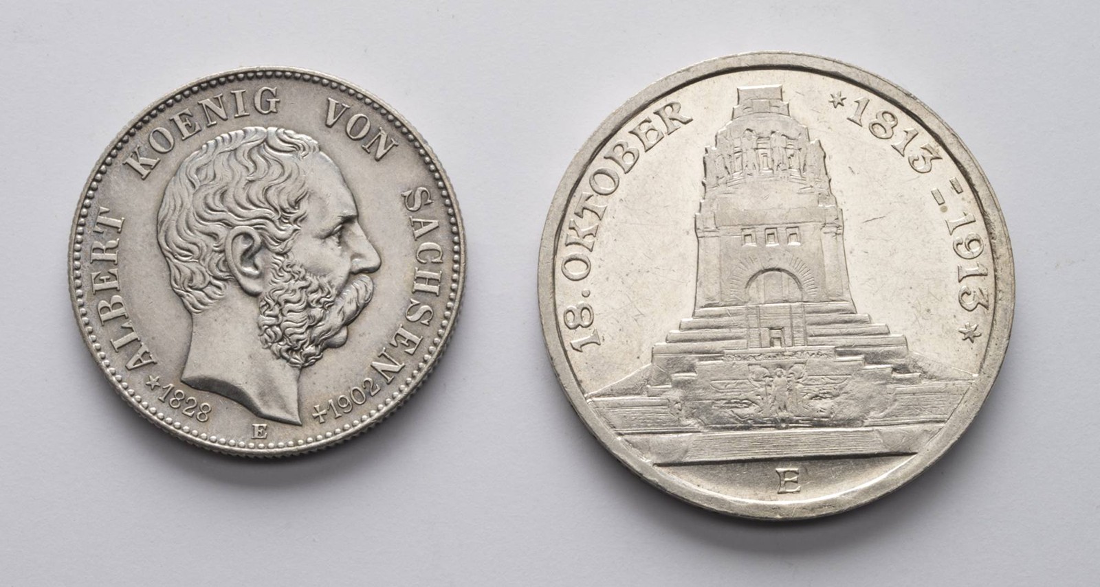 DVĚ STŘÍBRNÉ MARKY