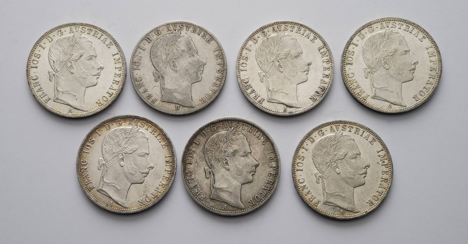 SOUBOR 7 STŘÍBRNÝCH ZLATNÍKŮ