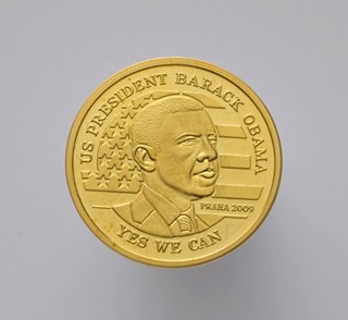 ZLATÁ PAMĚTNÍ MEDAILE BARACK OBAMA YES WE CAN NÁVŠTĚVA V PRAZE DUBEN 2009