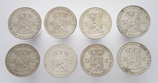 8 STŘÍBRNÝCH MINCÍ 2½ GULDEN