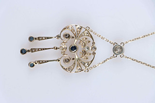 Kolier osazený diamanty a safíry