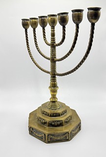 Menora 