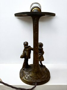 Peter Tereszczuk (1857 - 1963) - Figurální stolní bronzová lampa
