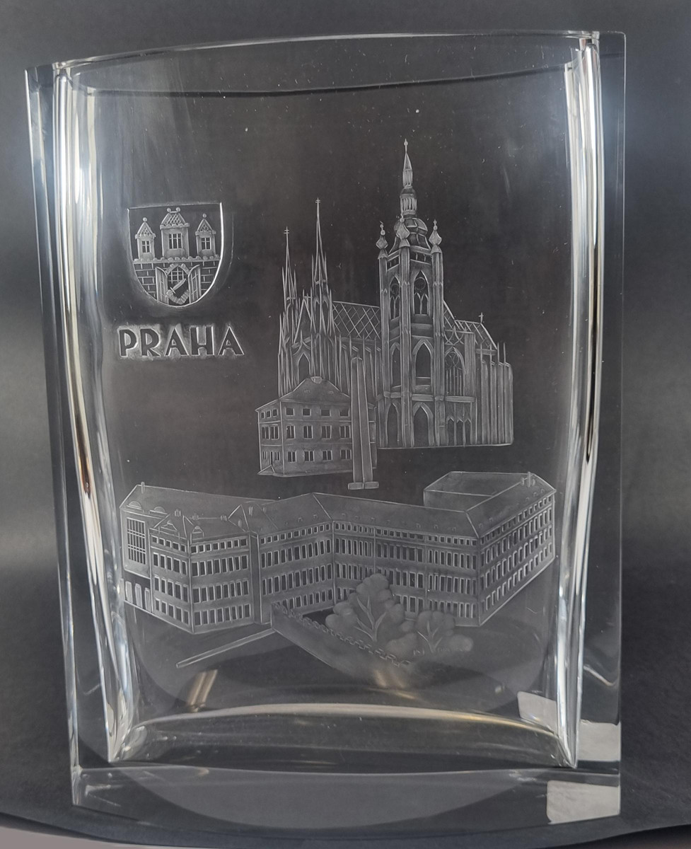 Moser - Skleněná žardiniéra Praha, Roman Chalupka