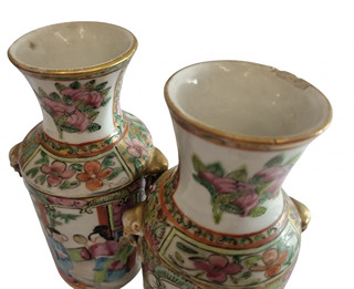 Pár čínských porcelánových váz - Famille Rose