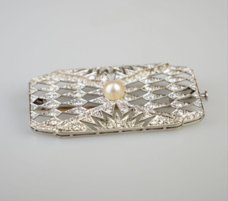 Art deco platinová brož s diamanty
