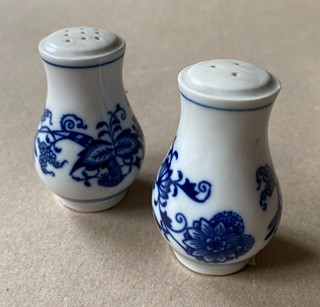 Made in Czechoslovakia - Cibuláková solnička a pepřenka