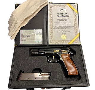 ČESKÁ ZBROJOVKA - CZ 75 B REPUBLIKA - LIMITOVANÁ EDICE