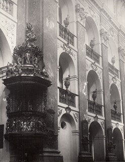 Stanislav Konečný (1908 - 1965) - V kostele