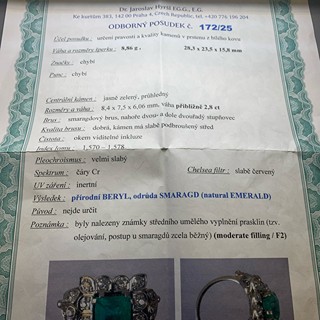 Prsten s diamanty a smaragdem | Art deco | Československo 1930 | platina | znalecký posudek