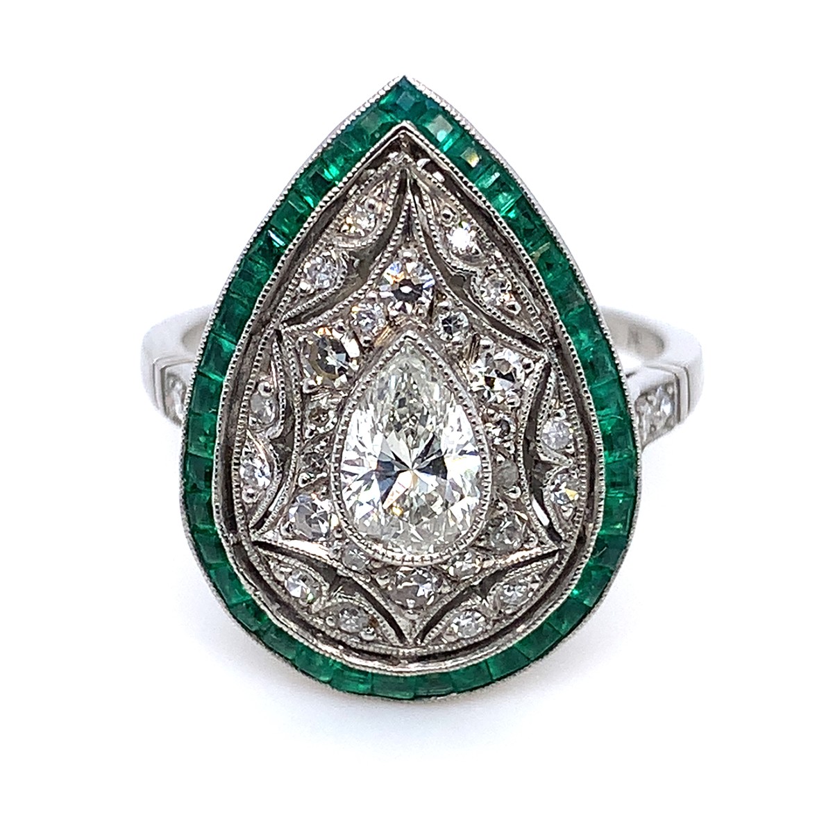 Prsten s diamanty a smaragdy | Art deco | platina |  Československo 1930 | znalecký posudek