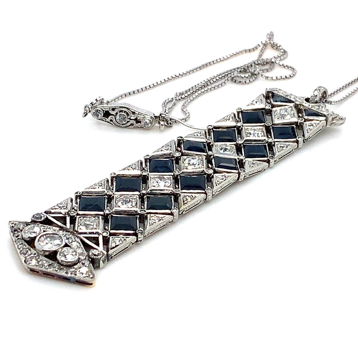 Přívěs s diamanty a safíry | Art deco | Československo 1930 | platina | znalecký posudek