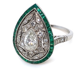 Prsten s diamanty a smaragdy | Art deco | platina |  Československo 1930 | znalecký posudek