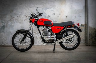 JAWA 250/597 CALIFORNIAN 4T (pouze 10 ks)
