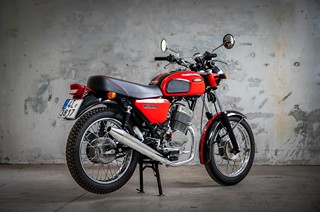 JAWA 250/597 CALIFORNIAN 4T (pouze 10 ks)