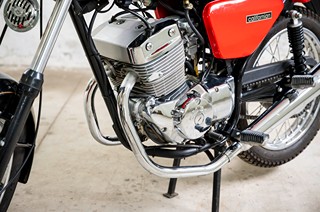 JAWA 250/597 CALIFORNIAN 4T (pouze 10 ks)