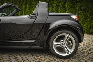 SMART ROADSTER “LIMITED MTV EDITION / JEN 323 KM”