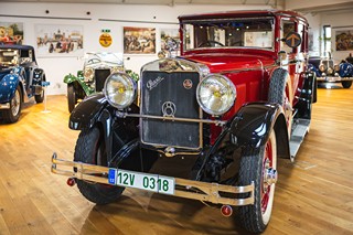 PRAGA GRAND “LUXUSNÍ LIMUZÍNA”