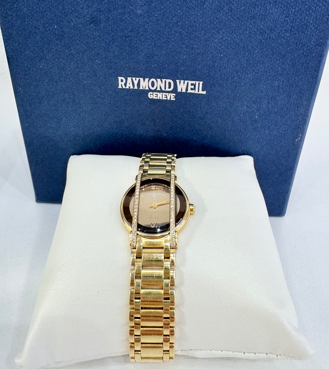 Luxusní zlaté dámské hodinky s brilianty 18K I Raymond Weil
