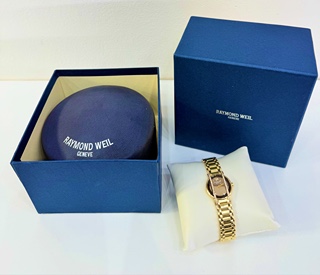 Luxusní zlaté dámské hodinky s brilianty 18K I Raymond Weil
