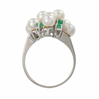 Zlatý prsten s přírodními diamanty a perlami Akoya