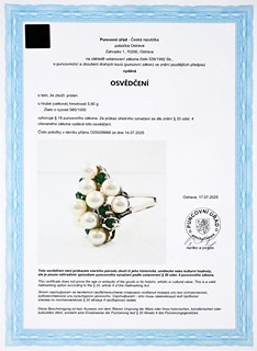 Zlatý prsten s přírodními diamanty a perlami Akoya