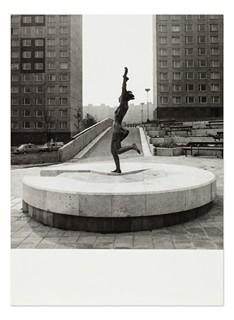 Jiří Kryštůfek (1932 - 2016) - Radost z mládí (velká bronzová plastika)
