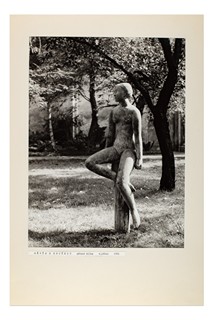 Jiří Kryštůfek (1932 - 2016) - Děvče s hruškou - studie (velká sádrová plastika)