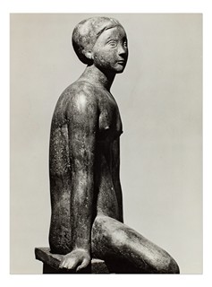 Jiří Kryštůfek (1932 - 2016) - Děvče s hruškou - studie (velká sádrová plastika)