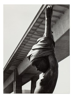Jiří Kryštůfek (1932 - 2016) - Svlékání (velká sádrová plastika)