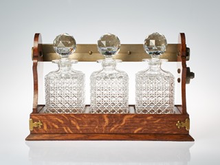 Art deco sada tří skleněných karaf na alkohol - Tantalus