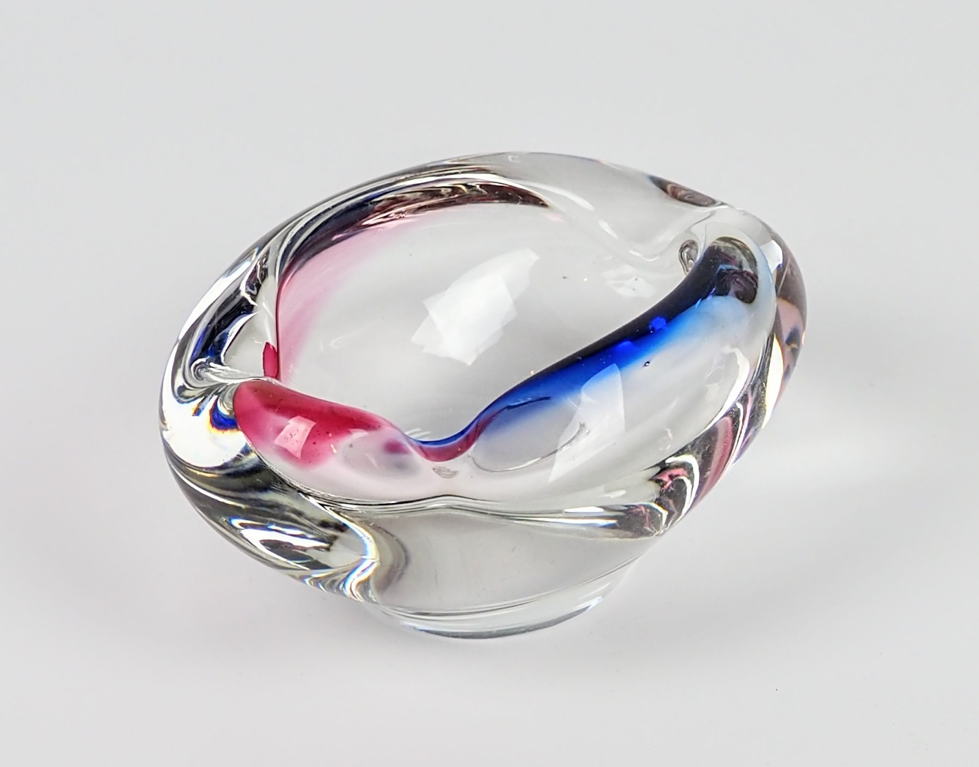 Josef Hospodka – Popelník, hutní sklo