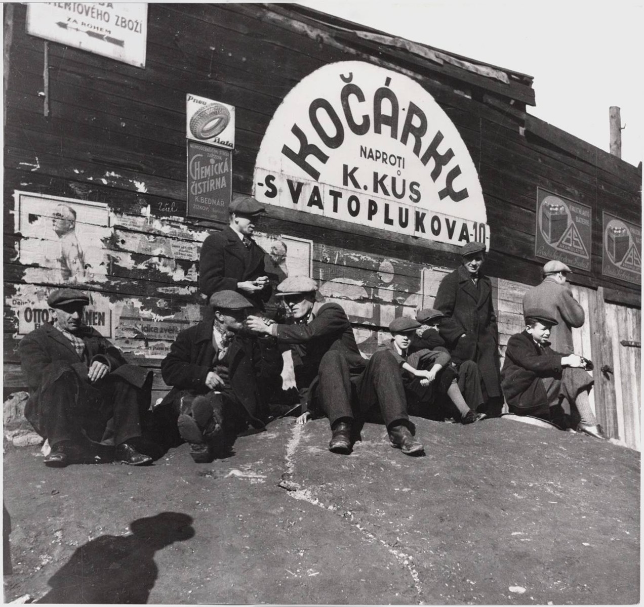 Oldřich Straka (1906-1983) - ČTVEŘICE FOTOGRAFIÍ