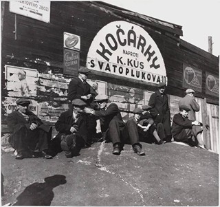 Oldřich Straka (1906-1983) - ČTVEŘICE FOTOGRAFIÍ