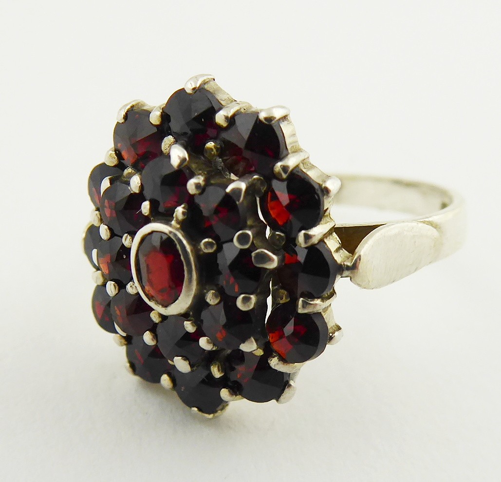 STŘÍBRNÝ PRSTEN S PRAVÝMI ČESKÝMI GRANÁTY - GRANÁT TURNOV