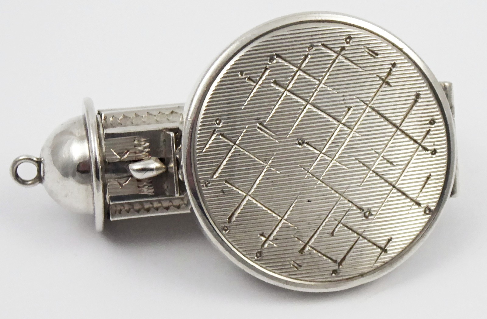 ZAJÍMAVÉ STŘÍBRNÉ POUZDRO NA RTĚNKU SE ZRCÁTKEM - SAFINA, PRAHA